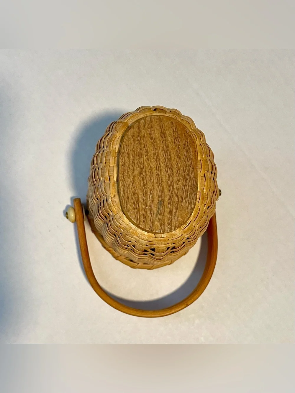 *EUC* NANTUCKET Hand Crafted Oval Basket w/“D” Shaped Handle - 8